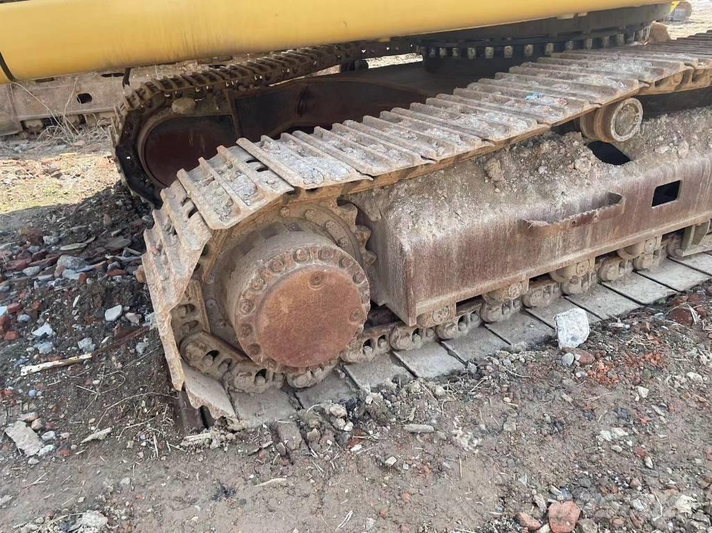 CAT 329D Pika noolega ekskavaatorid