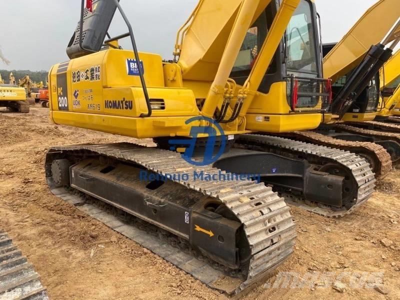 Komatsu PC200-7 Roomikekskavaatorid