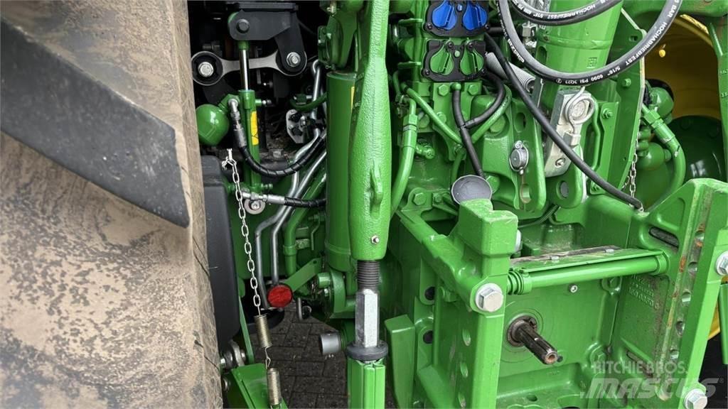 John Deere 6R215 Traktorid