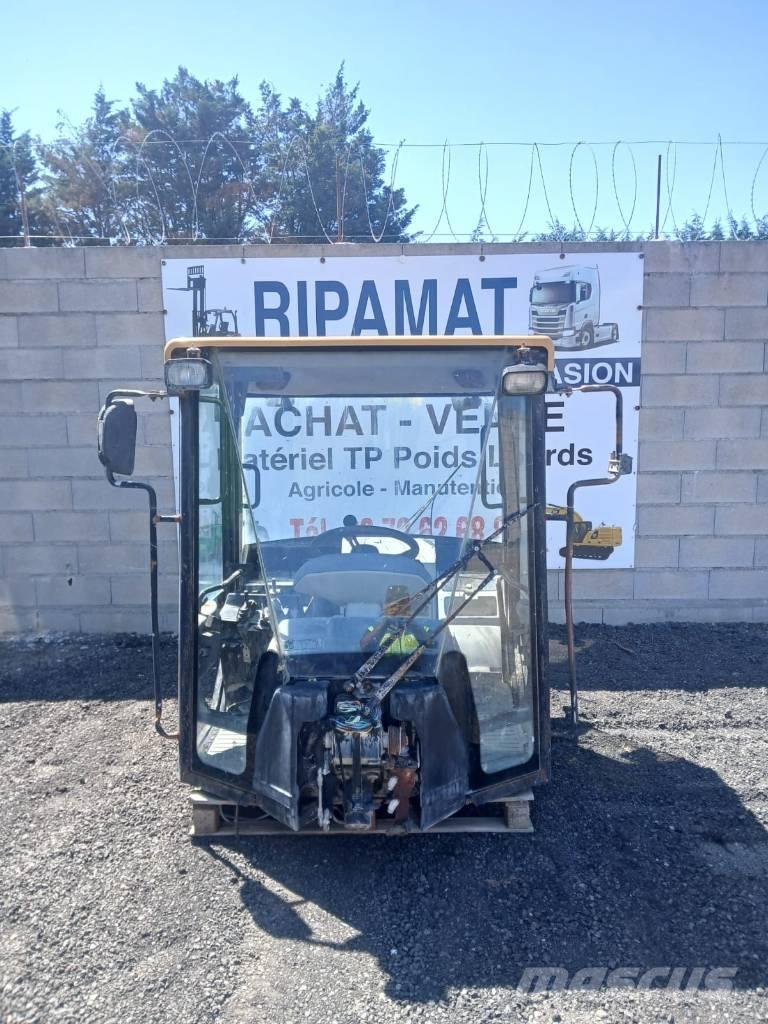 CAT 906 Kabiinid