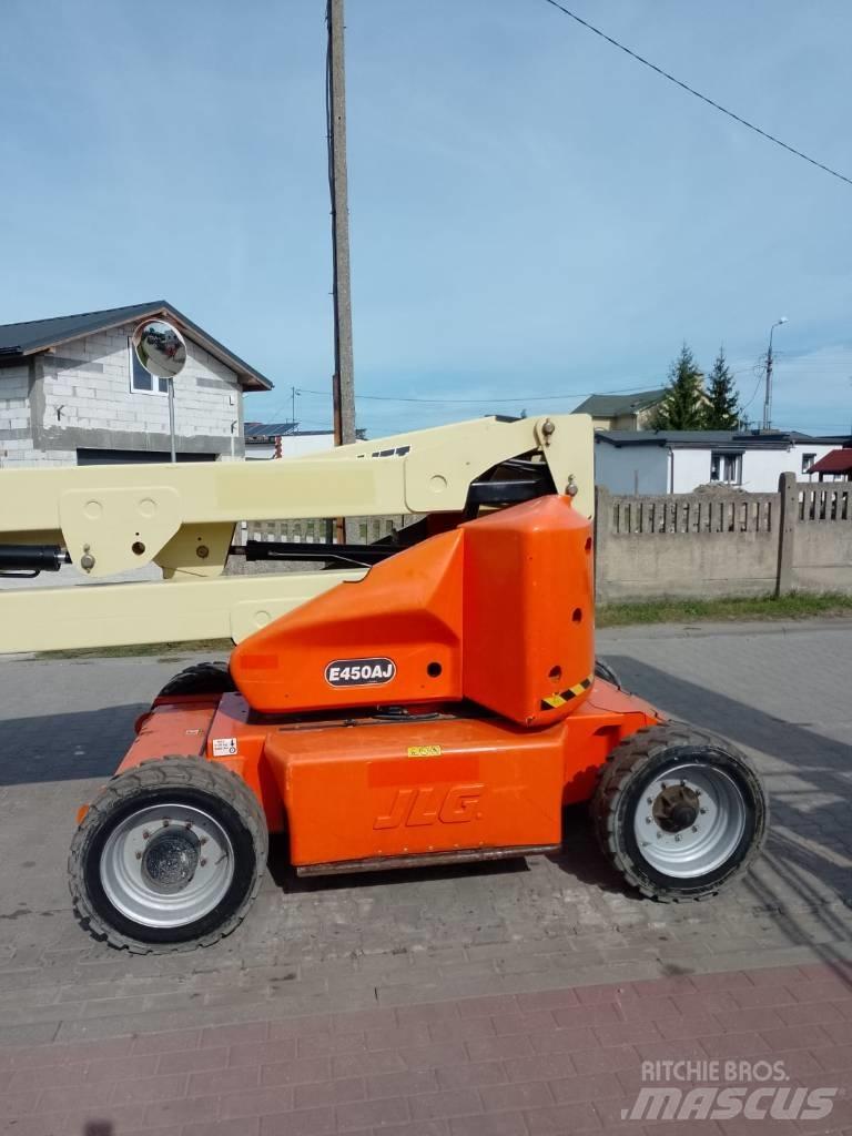 JLG E 450 AJ Iseliikuvad poomtõstukid
