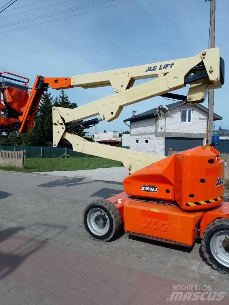 JLG E 450 AJ Iseliikuvad poomtõstukid