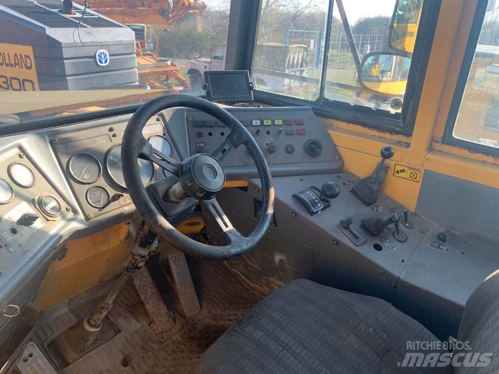 Volvo A 25 C Liigendraamiga pinnaseveokid