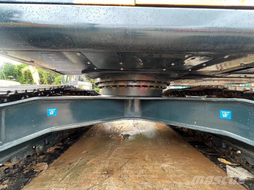 Hyundai 220 LC-9T Roomikekskavaatorid