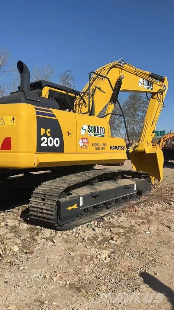 Komatsu PC 200-8 Roomikekskavaatorid