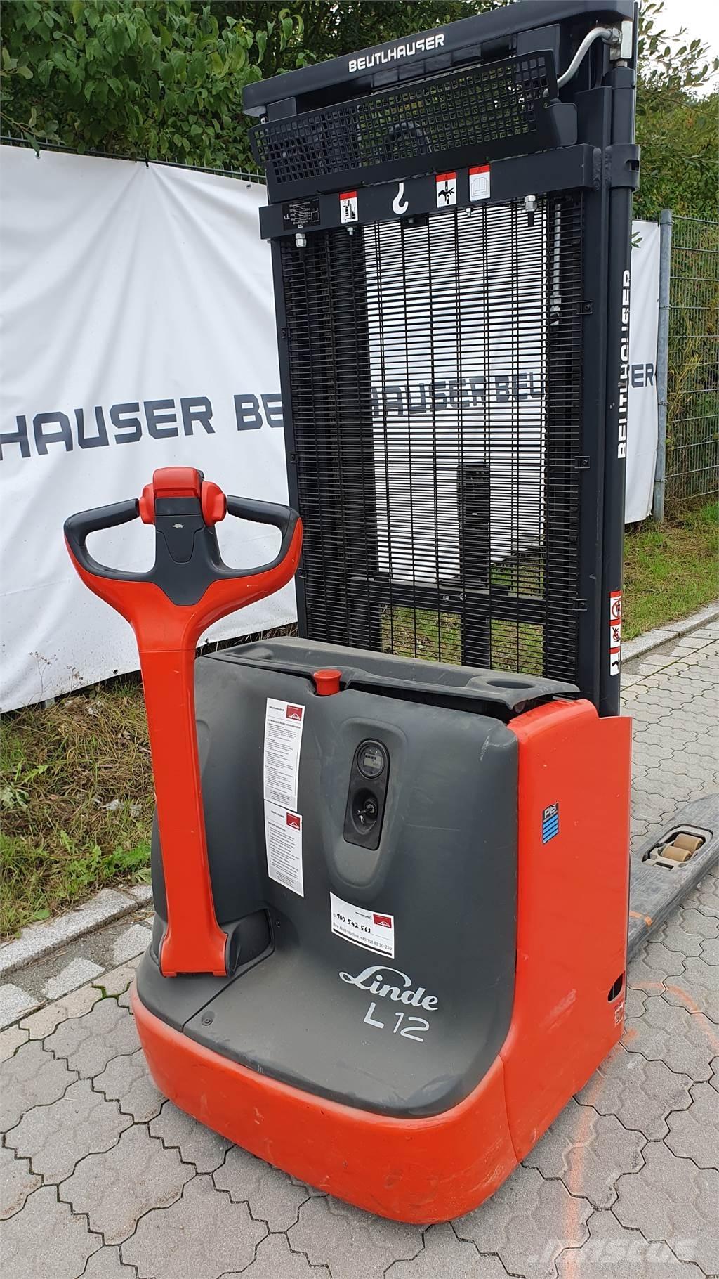 Linde L12i Järelkäidavad virnastajad