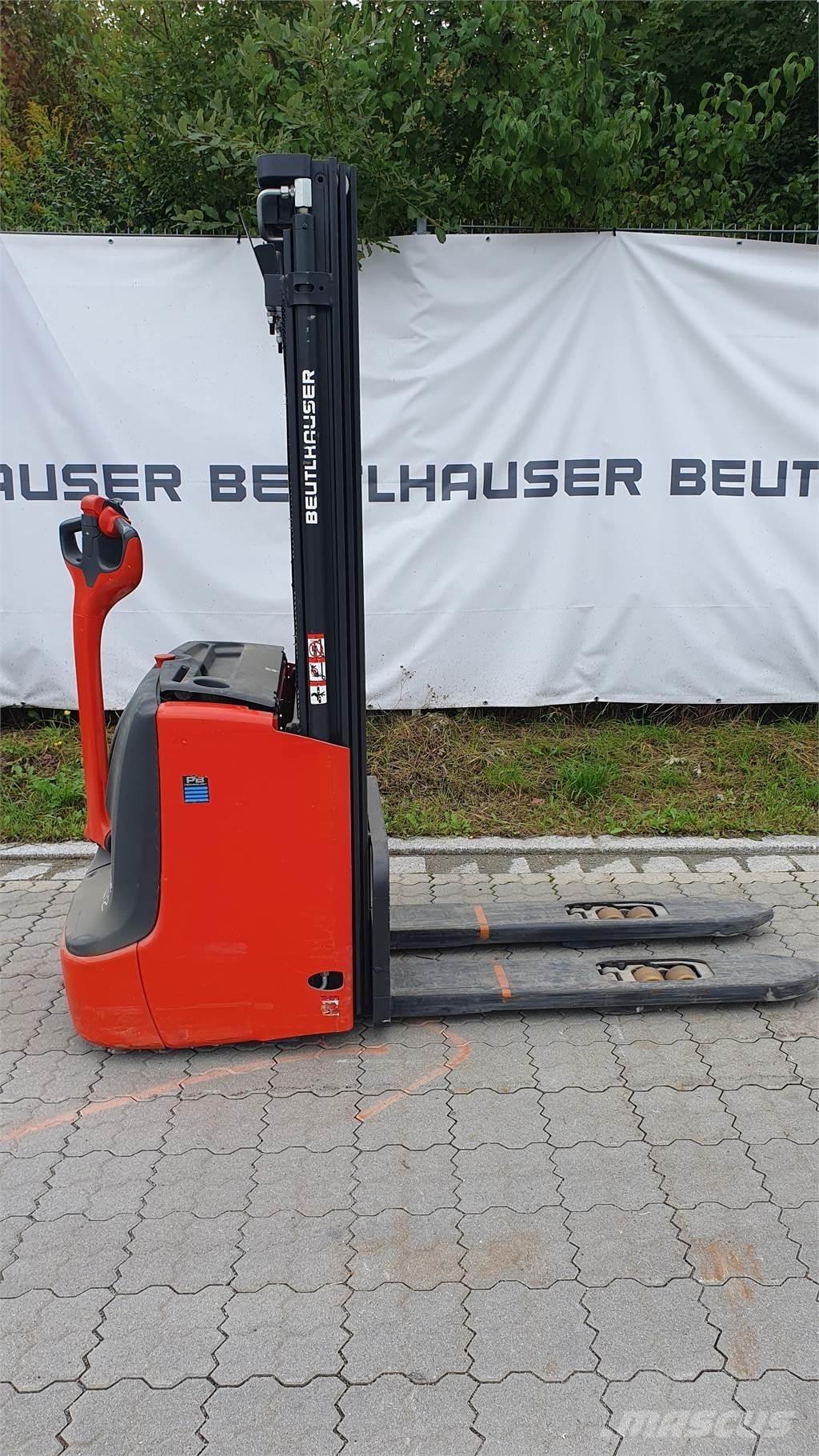 Linde L12i Järelkäidavad virnastajad