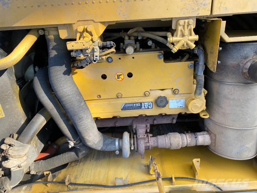 CAT 320 D Roomikekskavaatorid