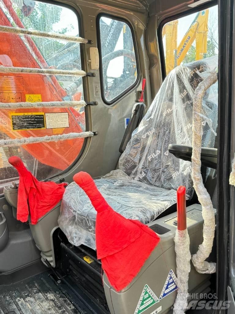 Hitachi ZX 200 Roomikekskavaatorid
