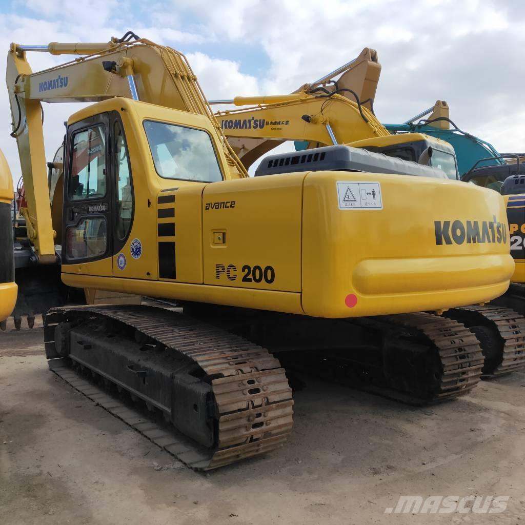 Komatsu PC200-6 Roomikekskavaatorid
