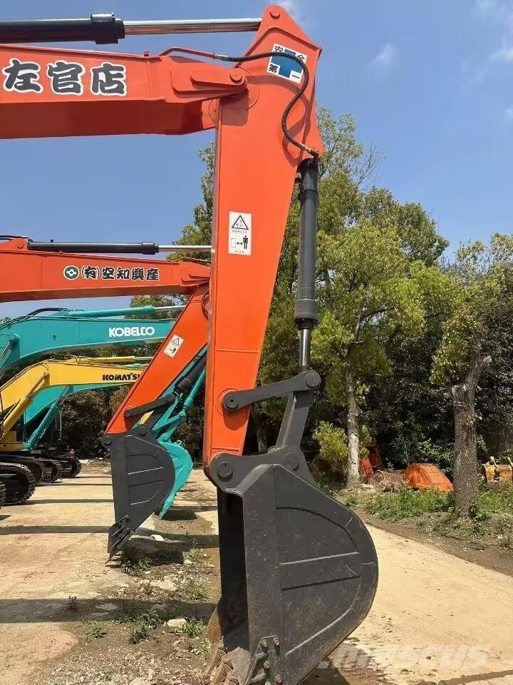 Hitachi EX 200-1 Roomikekskavaatorid