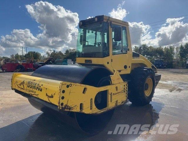 Bomag BW 213 D H-4 Ühe trumliga rullid