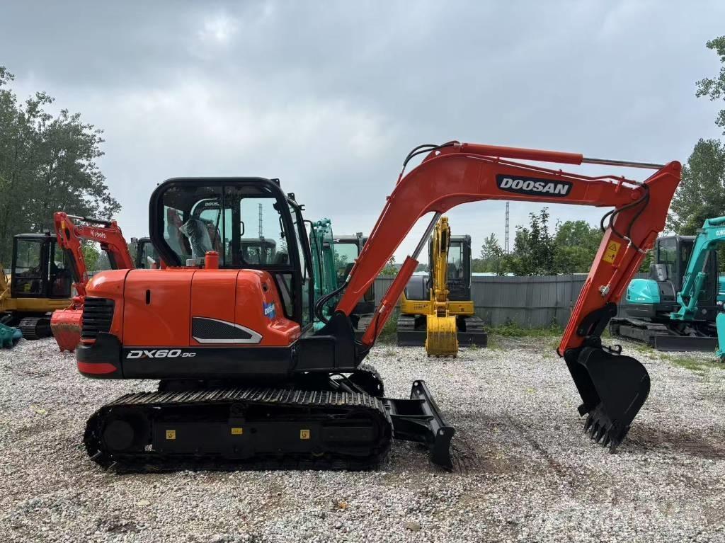 Doosan DX 60 Miniekskavaatorid < 7 t