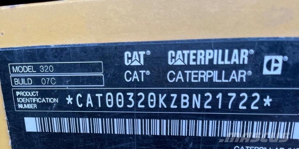 CAT 320 Roomikekskavaatorid