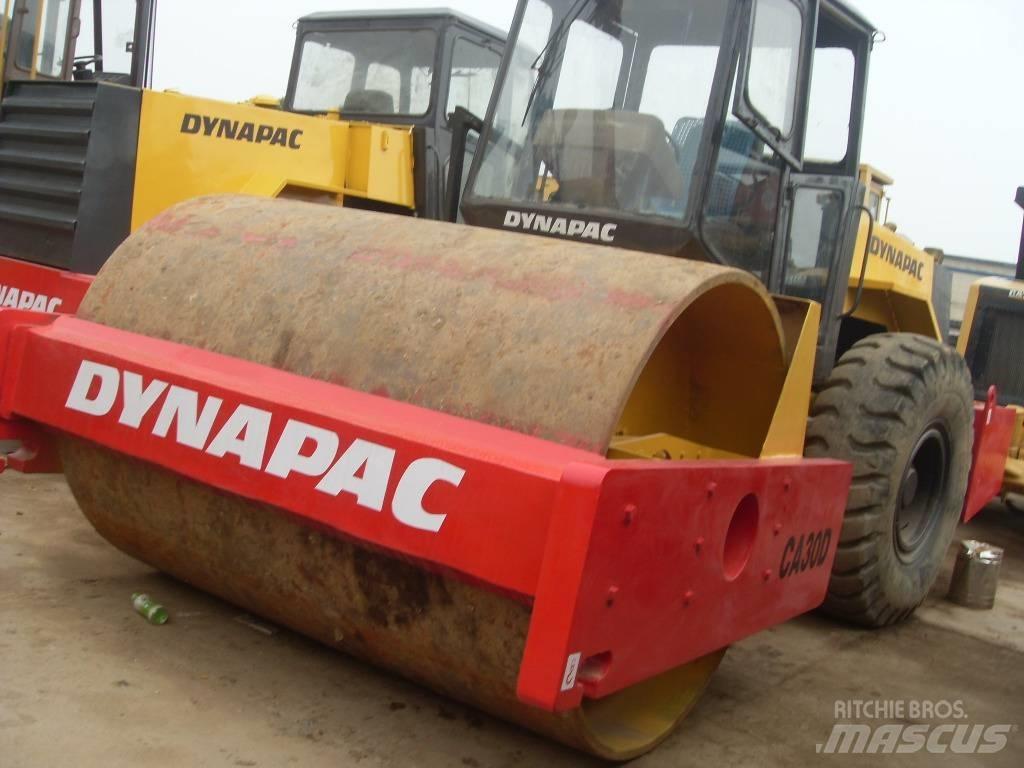 Dynapac CA 251 D Ühe trumliga rullid