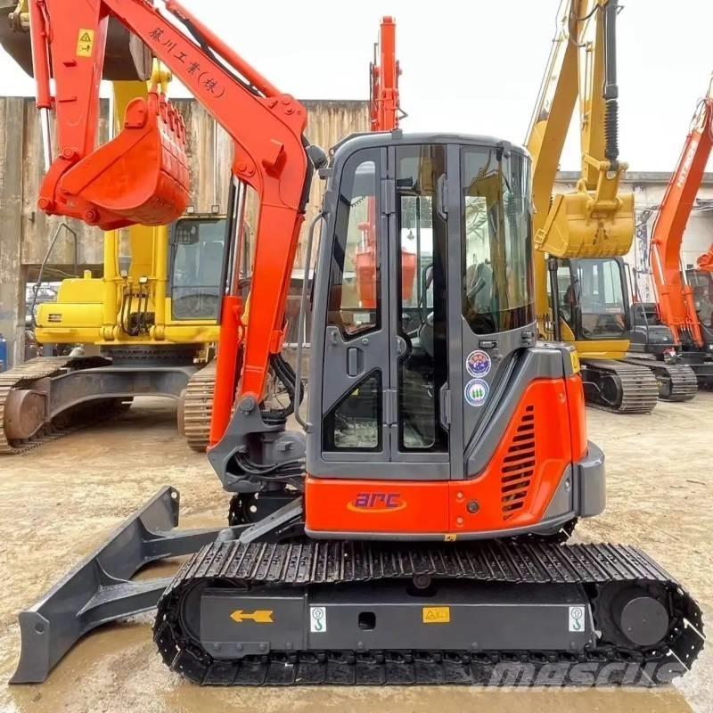 Hitachi ZX50U Miniekskavaatorid < 7 t