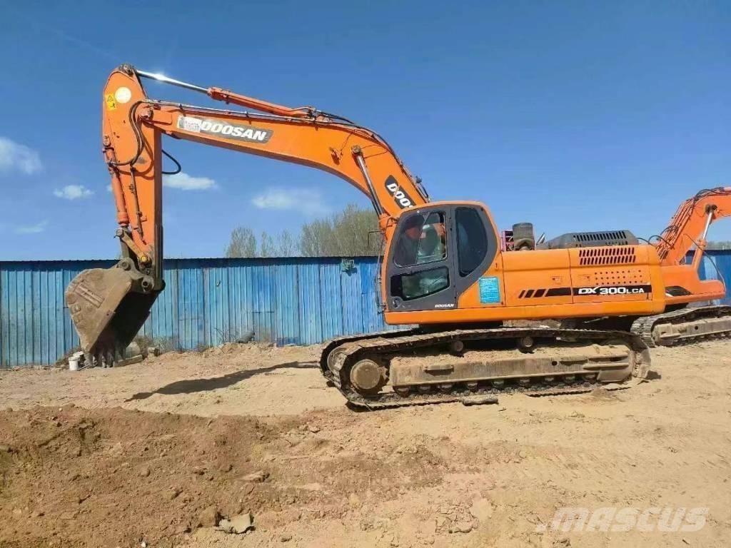 Doosan DX300LC-9 Roomikekskavaatorid