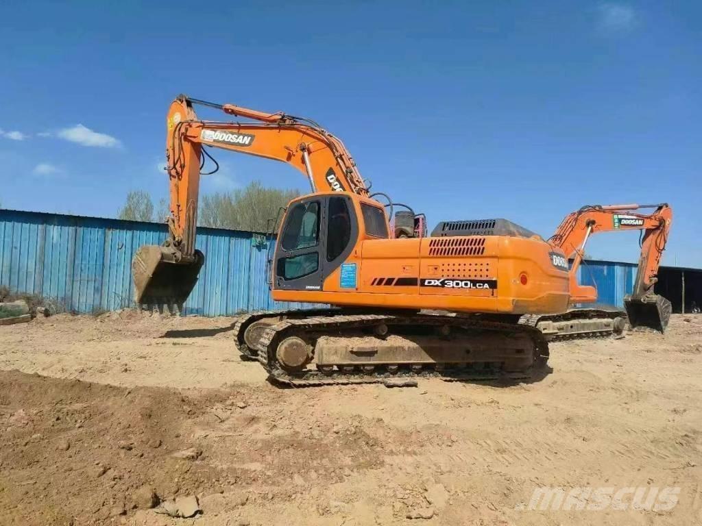 Doosan DX300LC-9 Roomikekskavaatorid