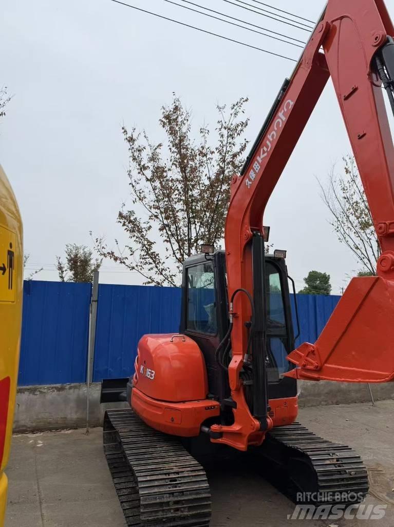Kubota 163 Roomikekskavaatorid