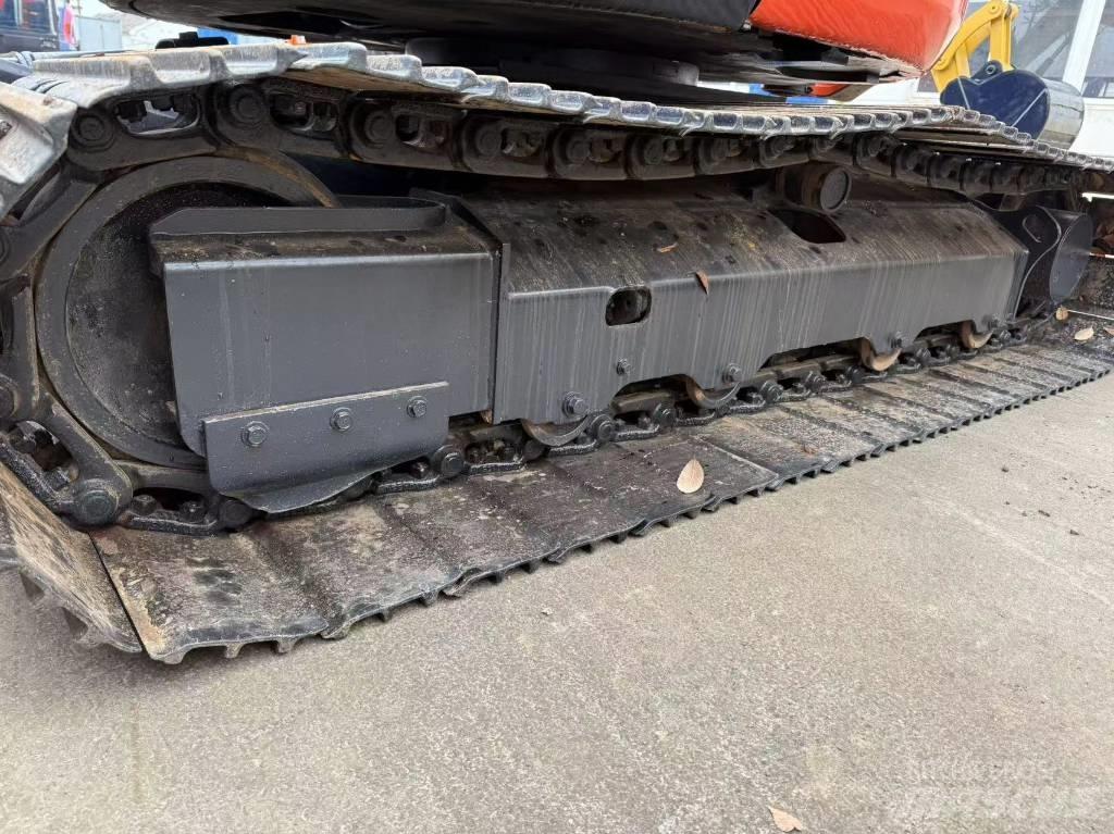 Kubota 163 Roomikekskavaatorid