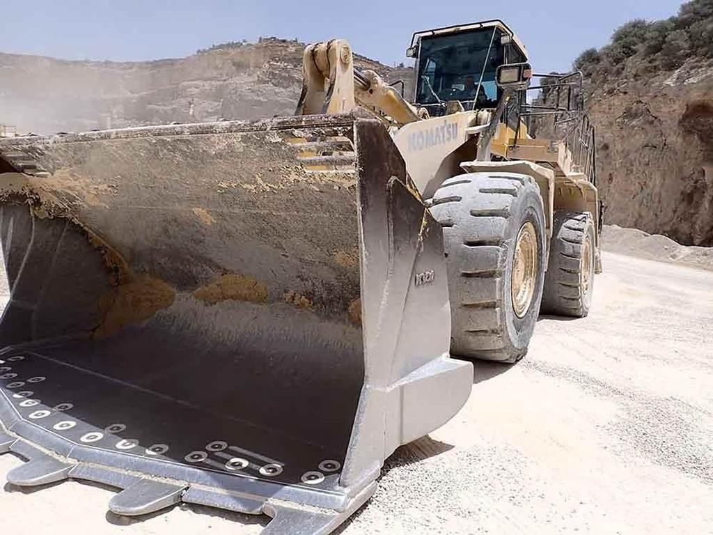 Komatsu WA600-8EO Rataslaadurid