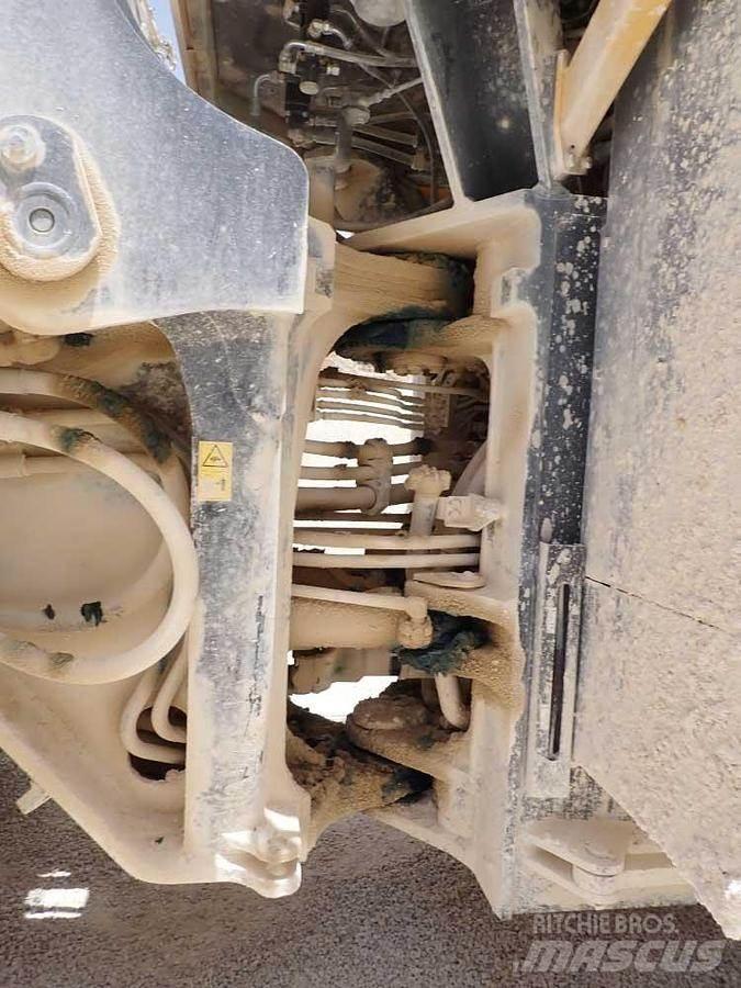 Komatsu WA600-8EO Rataslaadurid