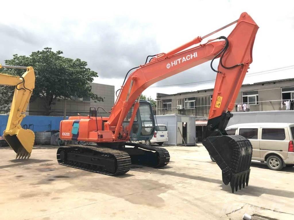 Hitachi EX200 Roomikekskavaatorid