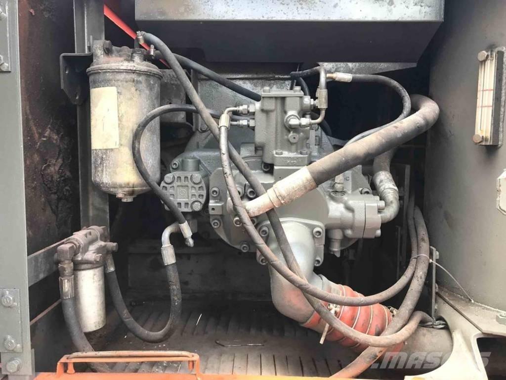Hitachi EX200 Roomikekskavaatorid