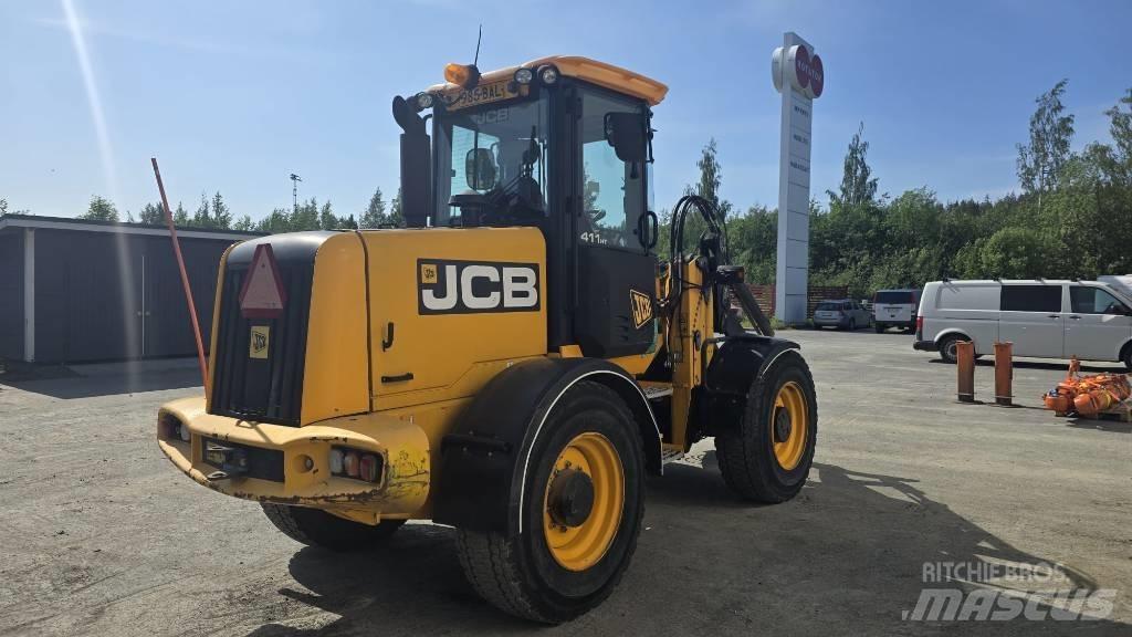 JCB 411 Rataslaadurid