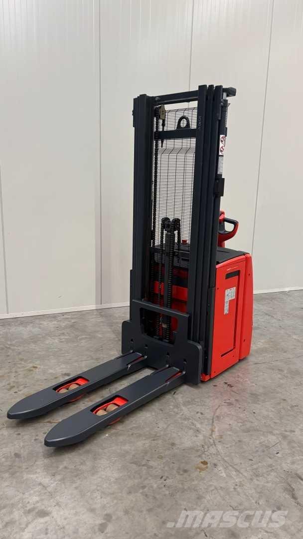 Linde L14 Platvormiga virnastajad