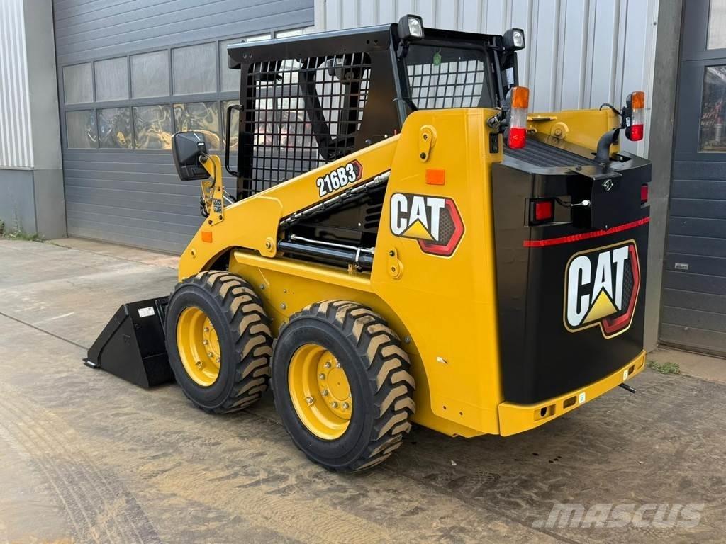 CAT 216B3 Rataslaadurid
