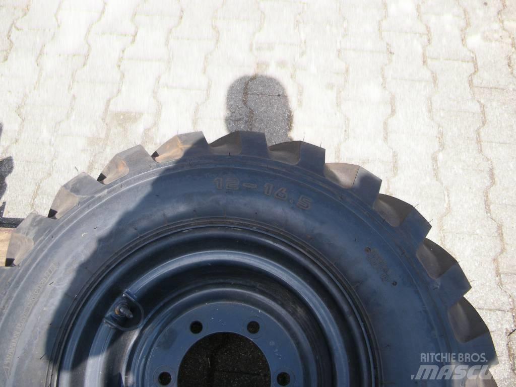 Kumho 12-16,5 Rehvid, rattad ja veljed