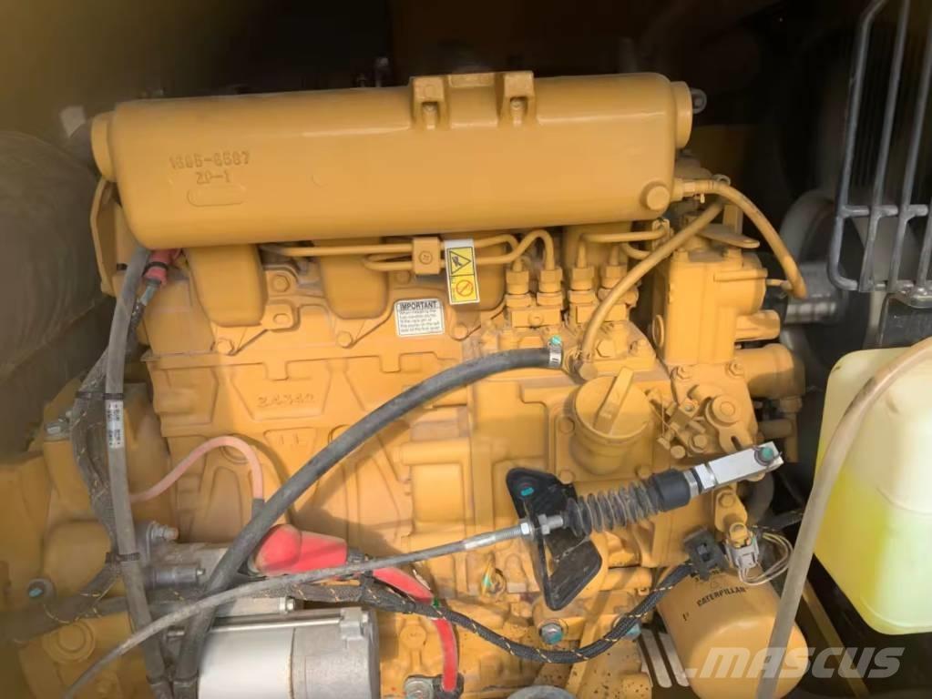 CAT 307,5 Roomikekskavaatorid