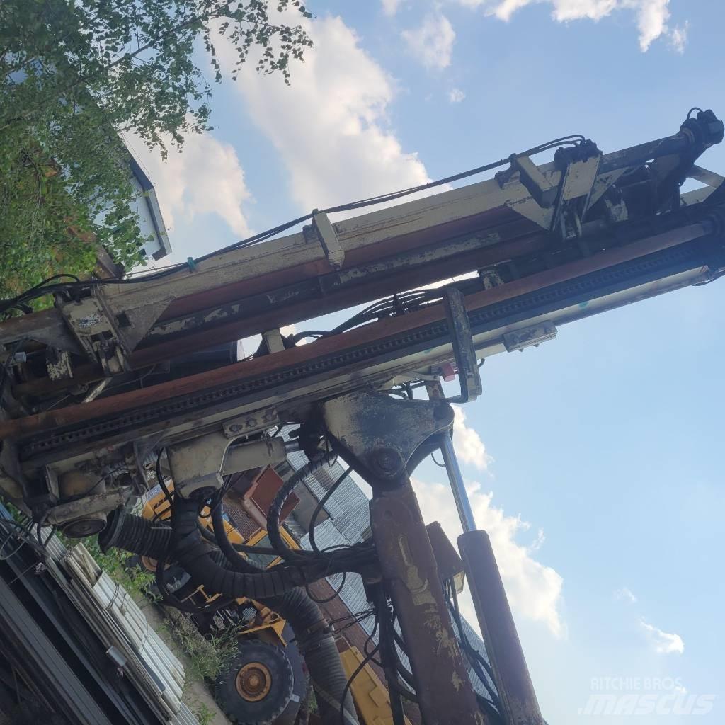 Atlas Copco CM 780 D Vertikaalsed puurmasinad