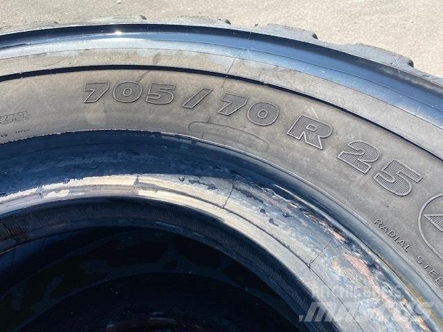 Michelin 705/70 R25 Rehvid, rattad ja veljed