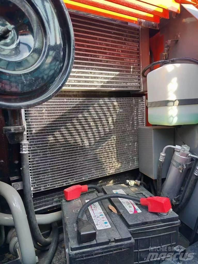 Hitachi ZX 120 Roomikekskavaatorid