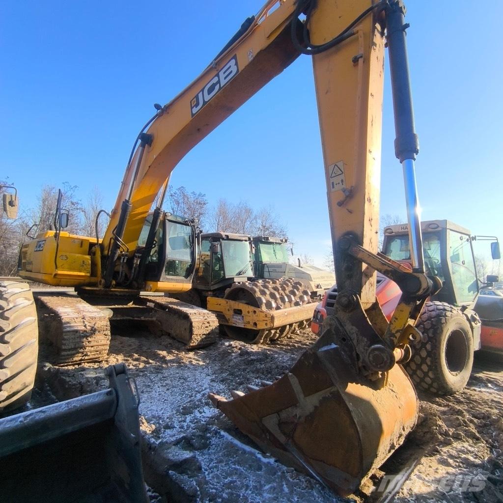 JCB JS 300 Roomikekskavaatorid
