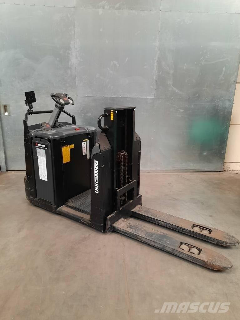 UniCarriers OEP120 Madalkomplekteerimistõstuk