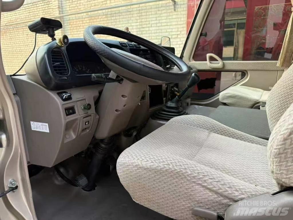 Toyota Coaster Bus Väikebussid