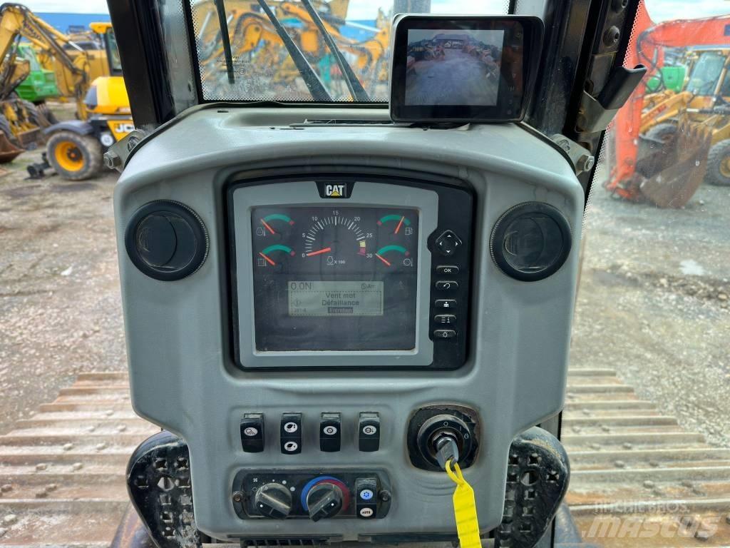 CAT D 6 N LGP Buldooserid