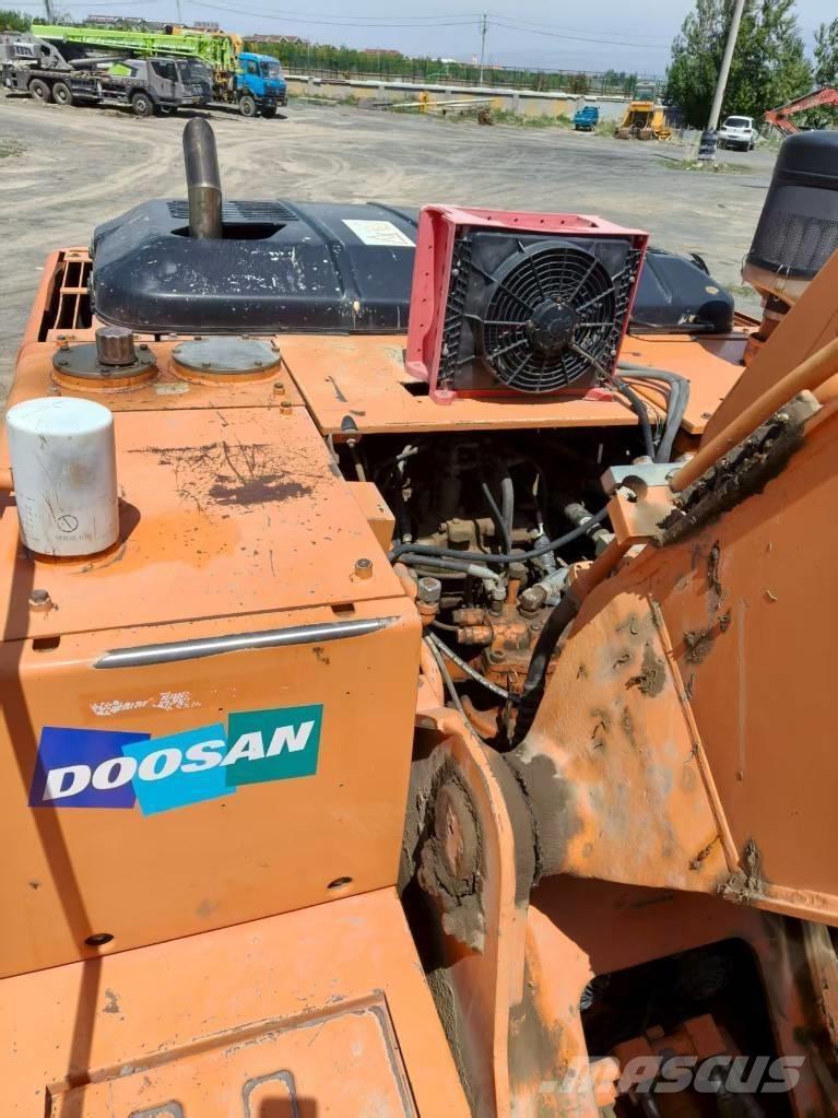 Doosan DH210W-7 Ratasekskavaatorid