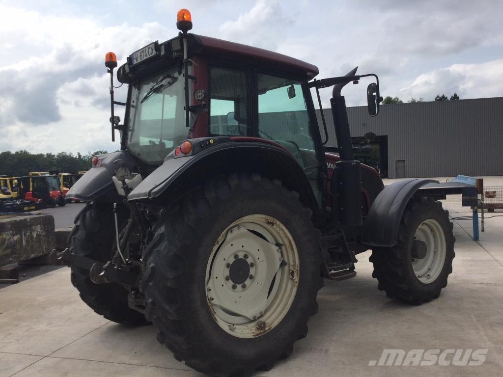 Valtra N123 Traktorid