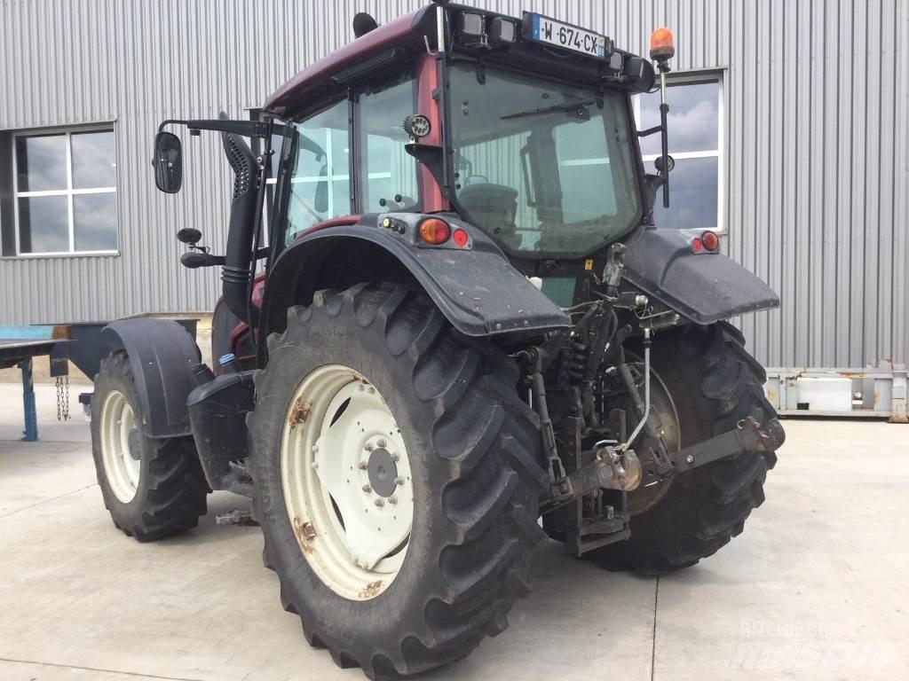 Valtra N123 Traktorid