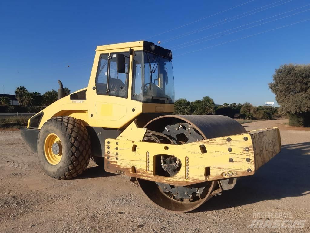 Bomag BW 216 D-4 Pinnasetihendajad