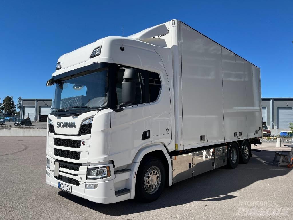 Scania R590 Furgoonautod