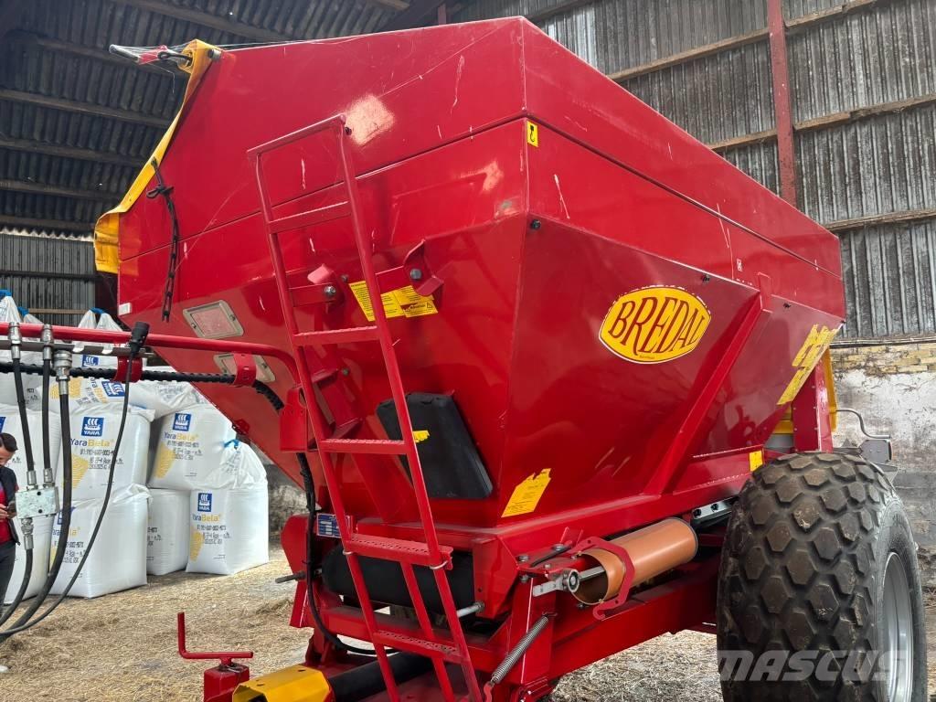 Bredal K 65 Mineraalväetise laoturid