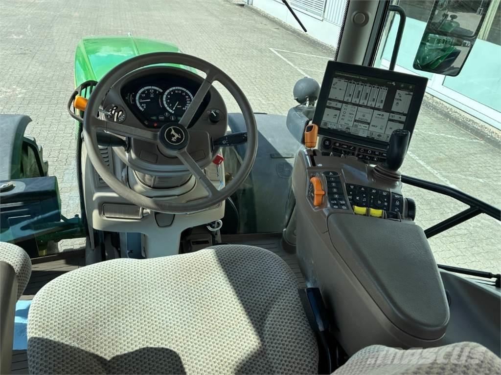 John Deere 6215 R Traktorid