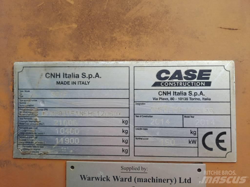 CASE 921 F Rataslaadurid