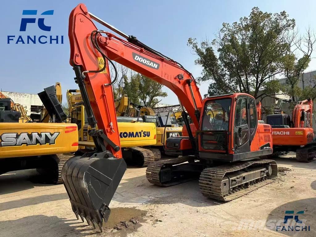 Doosan DX 140 LC Roomikekskavaatorid