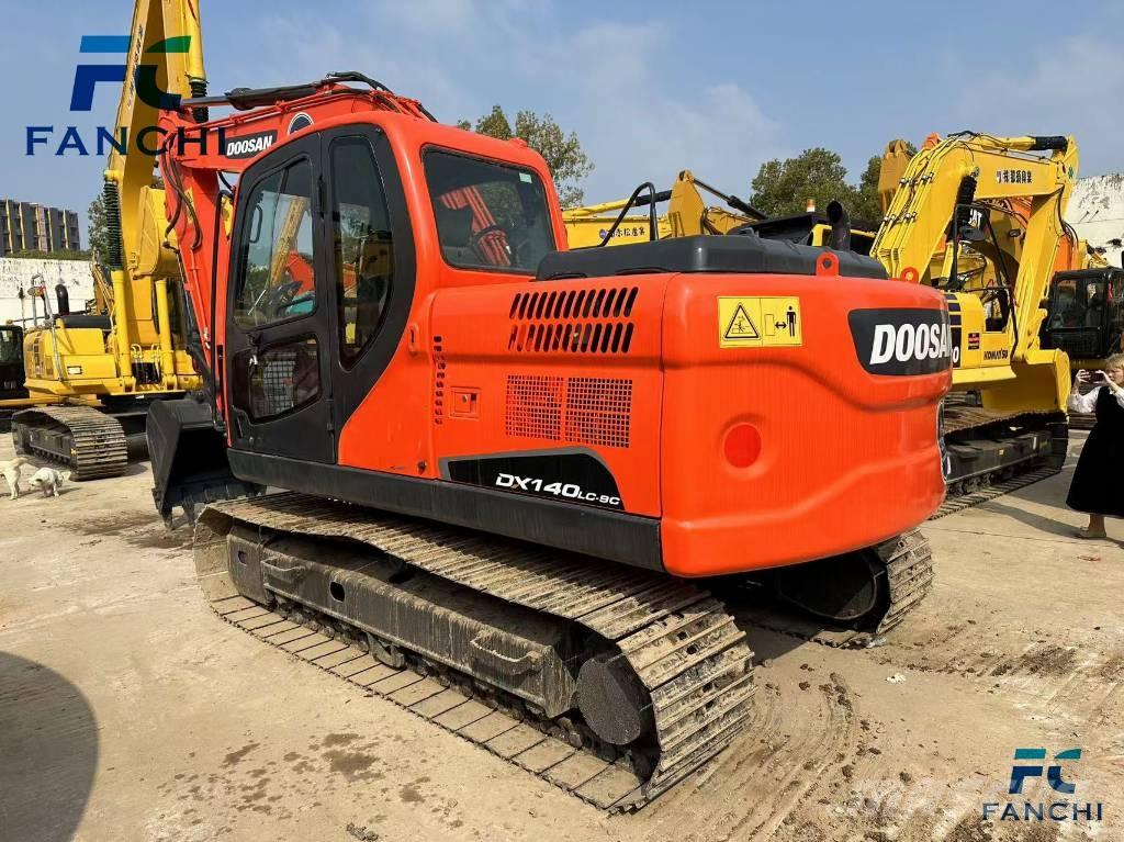 Doosan DX 140 LC Roomikekskavaatorid